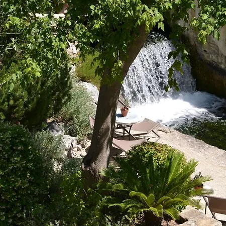 Du Poete 3* Fontaine-de-Vaucluse