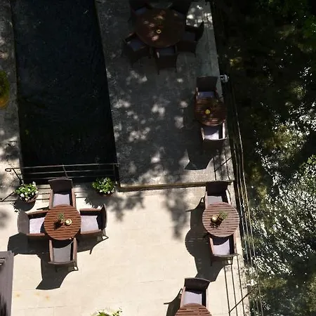Du Poète Hotel